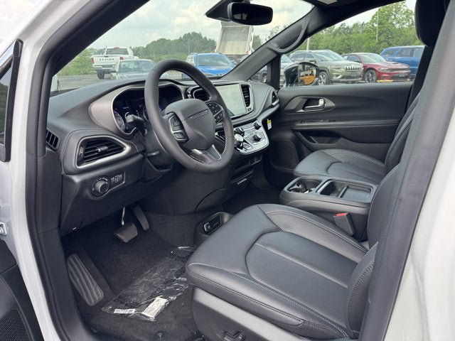 New 2027 Chrysler Pacifica Select FWD image 12