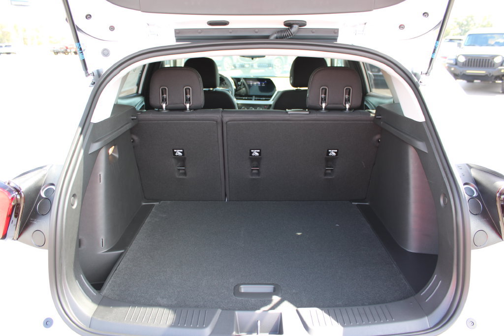 New 2026 Chevrolet Trax LS w/ LS Convenience Package FWD image 19