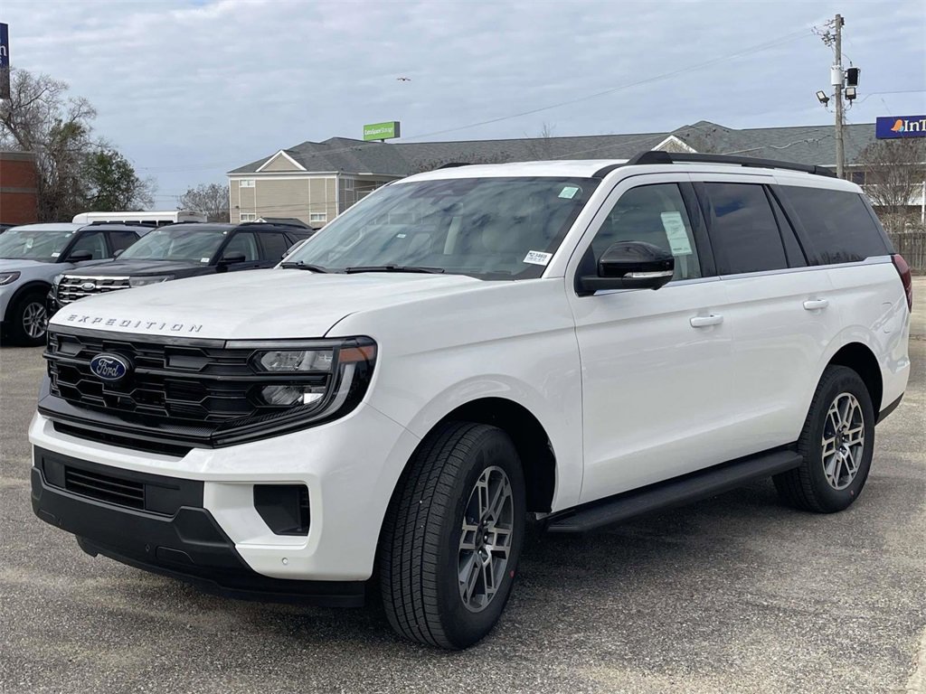 New 2026 Ford Expedition Active image 7