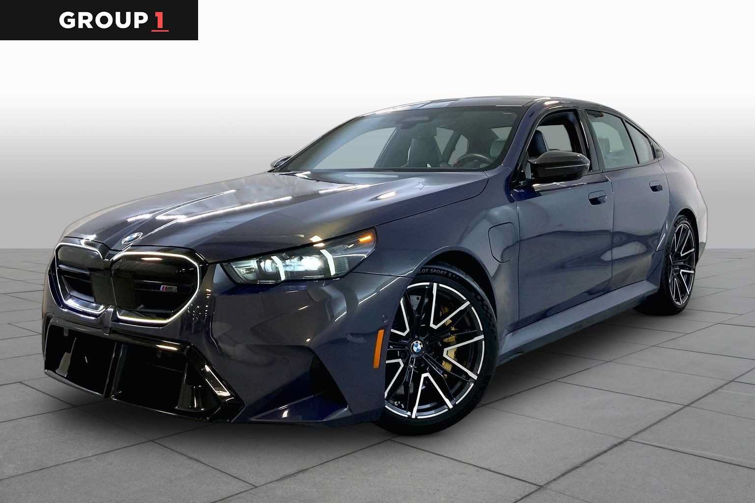 Used 2025 BMW M5 w/ Carbon Package AWD/4WD video 1
