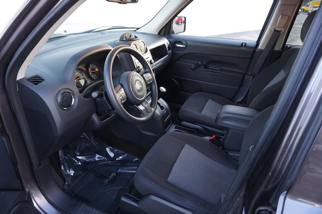 Used 2016 Jeep Patriot Sport image 9