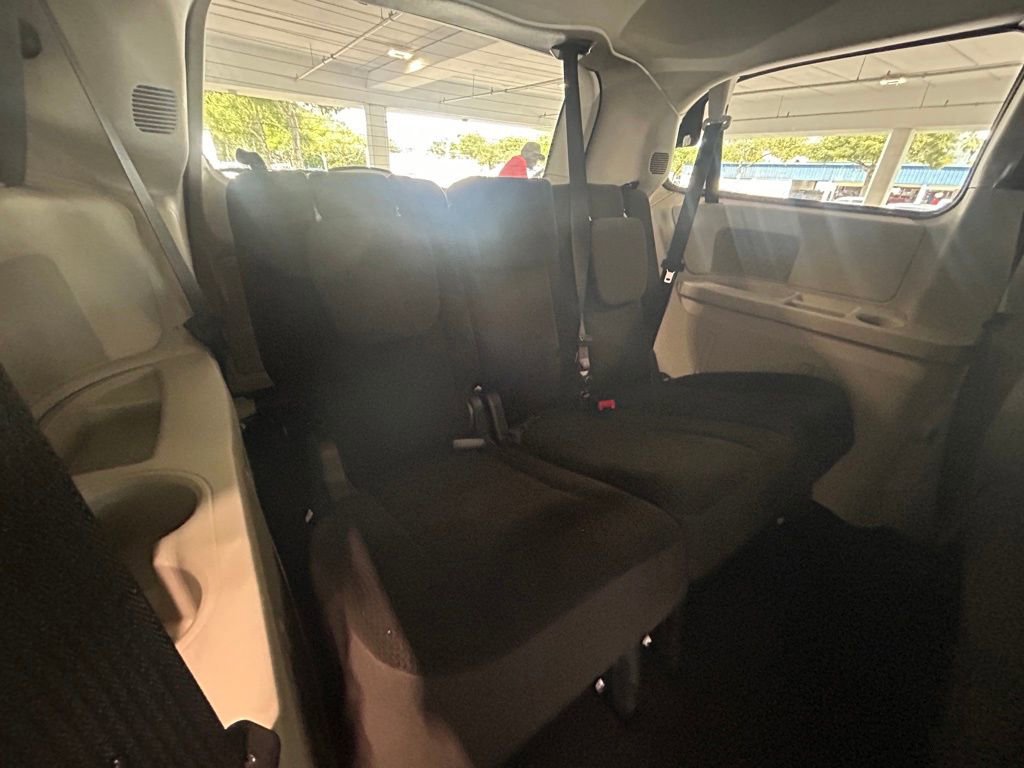 Used 2020 Dodge Grand Caravan SE w/ Rear Park Assist Package image 29