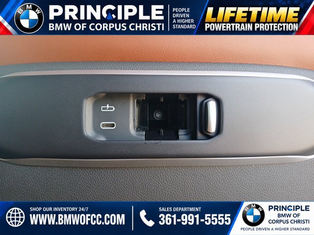 New 2026 BMW X5 xDrive50e w/ M Sport Package AWD/4WD image 17