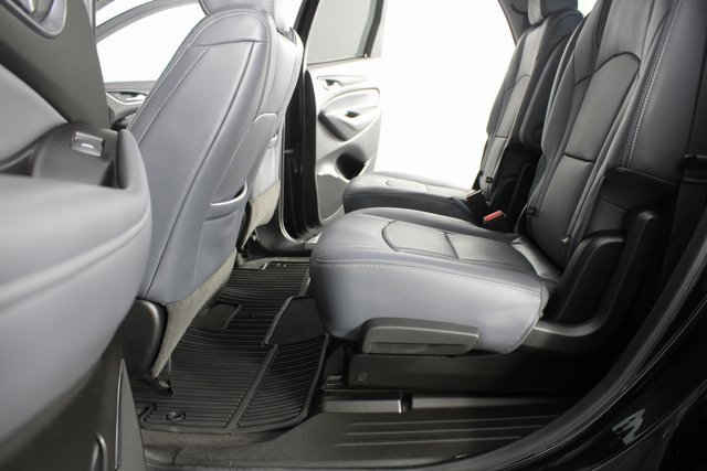 Used 2020 Buick Enclave Essence w/ LPO, Luxury Package image 17