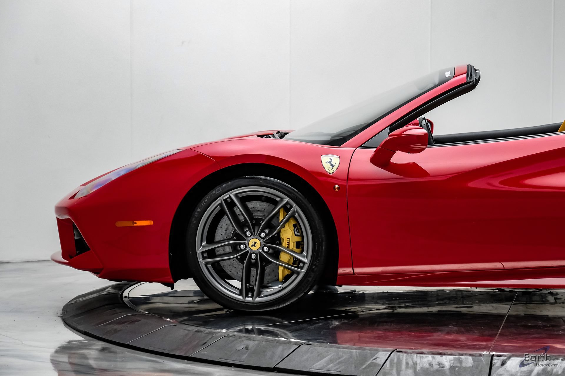Used 2018 Ferrari 488 Spider RWD image 11