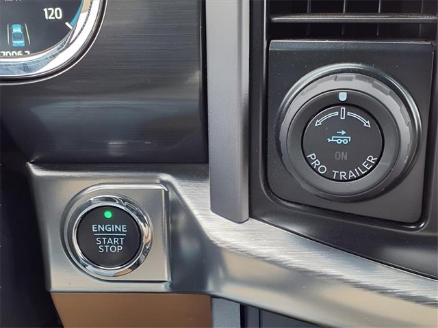 Used 2023 Ford F150 Lariat w/ Trailer Tow Package image 17