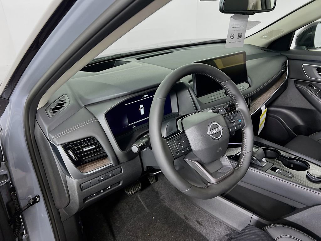 New 2026 Nissan Rogue Platinum image 8