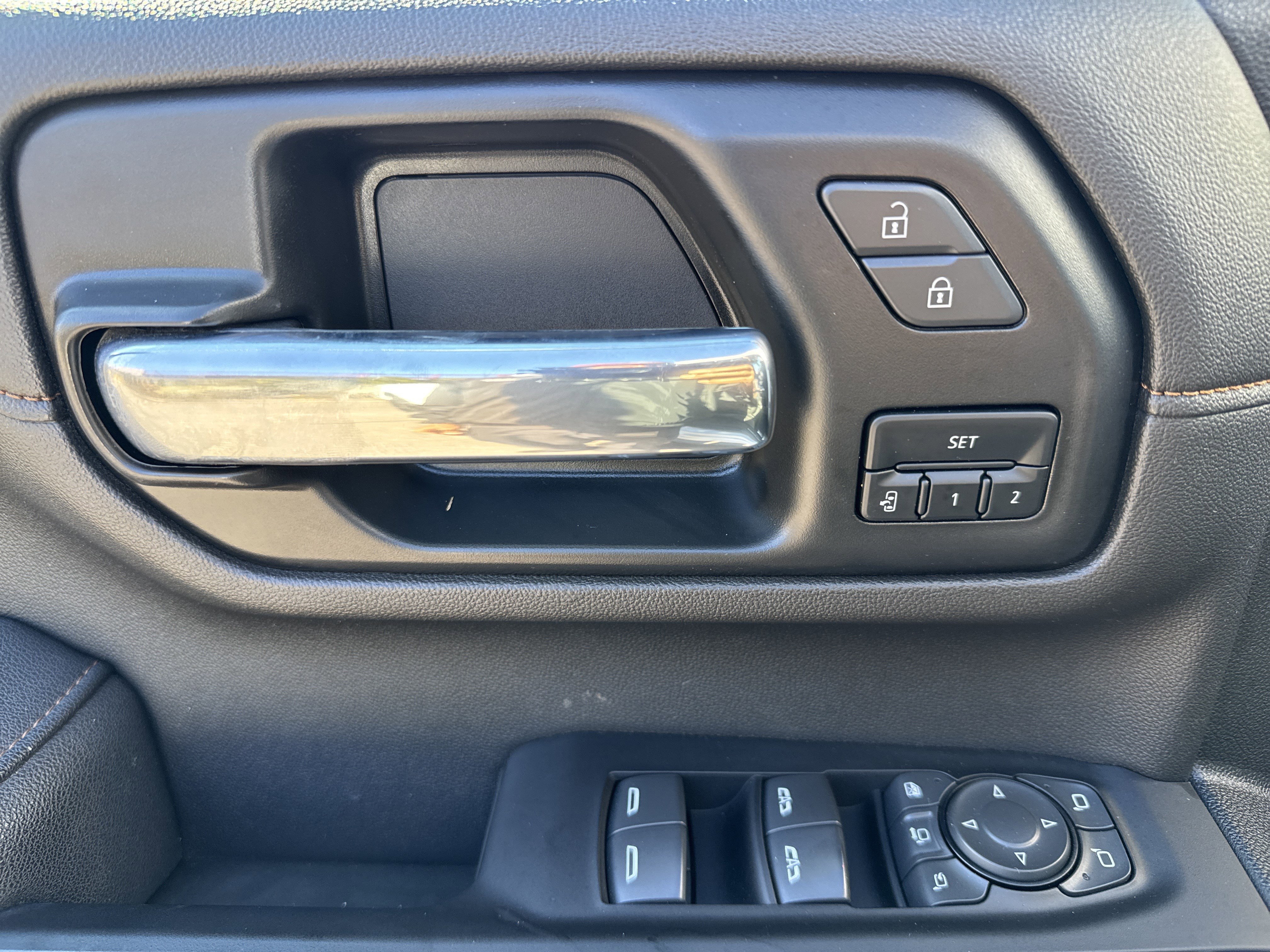 Used 2022 GMC Sierra 2500 AT4 w/ Gooseneck/5TH Wheel Package image 15