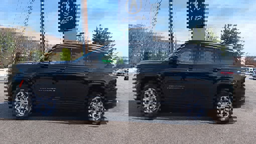 Used 2022 Jeep Grand Cherokee L Limited image 2