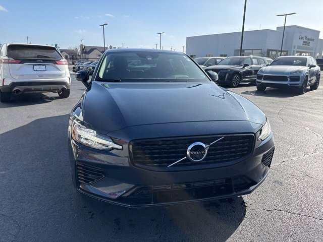 Used 2022 Volvo S60 T8 R-Design Expression w/ Advanced Package image 9