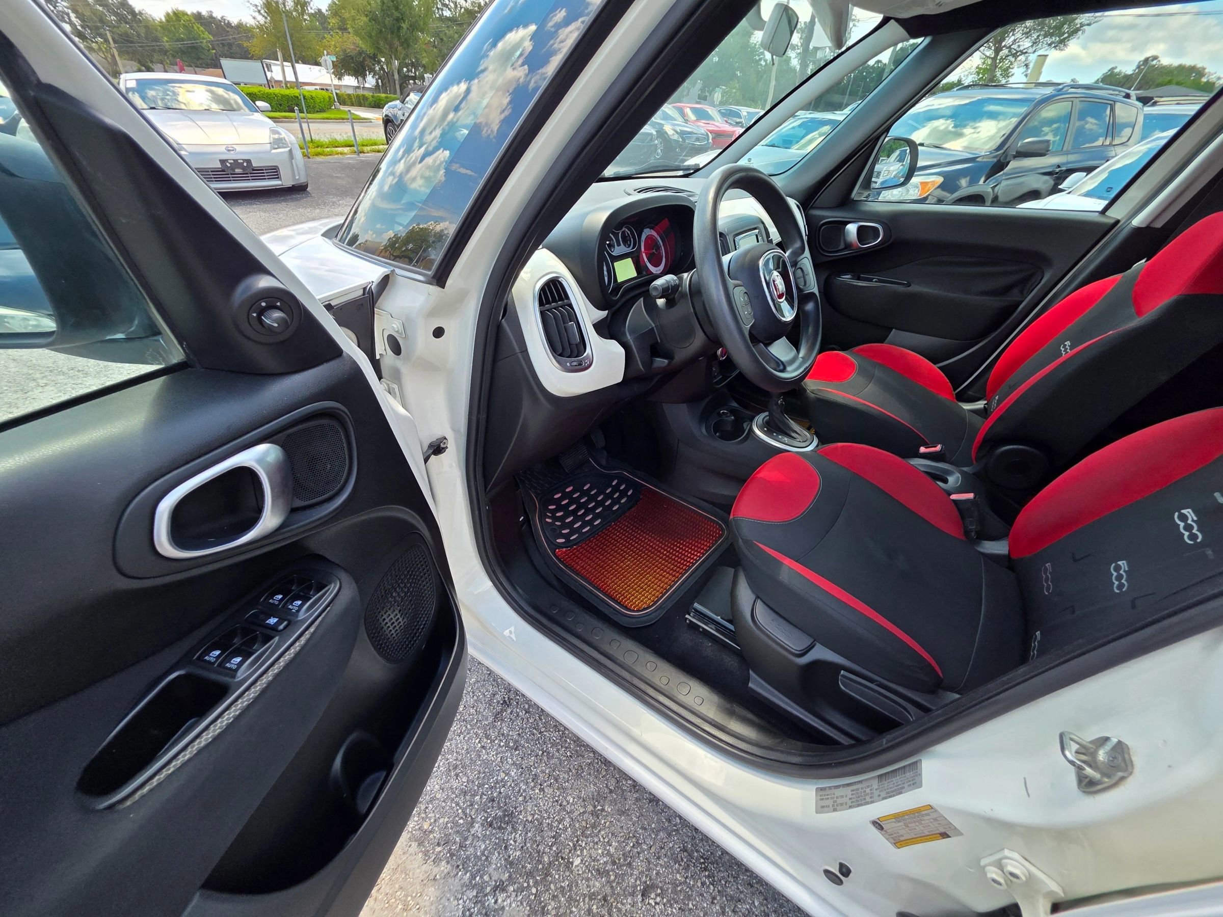 Used 2015 FIAT 500L Pop image 12