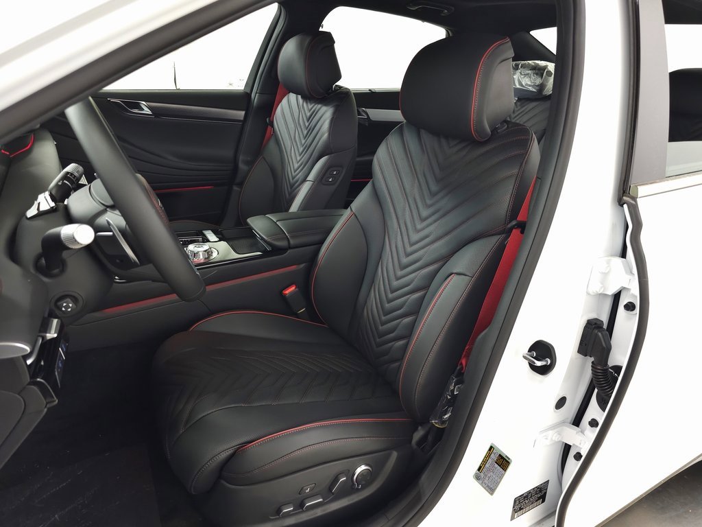 Used 2025 Genesis G80 3.5T Sport image 11