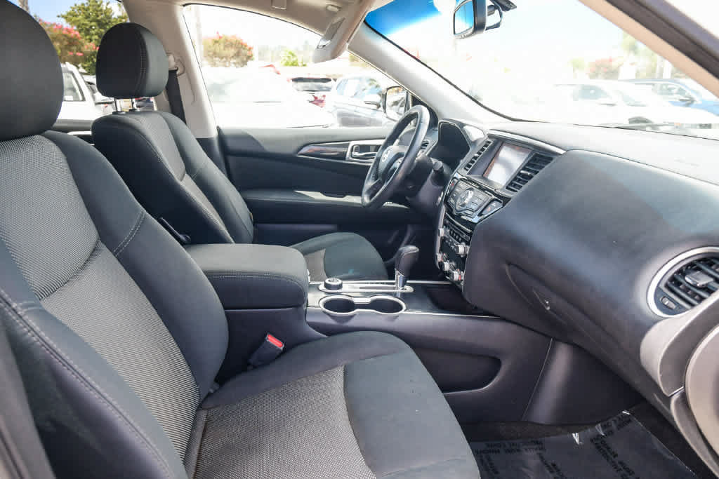 Used 2017 Nissan Pathfinder SV AWD/4WD image 15