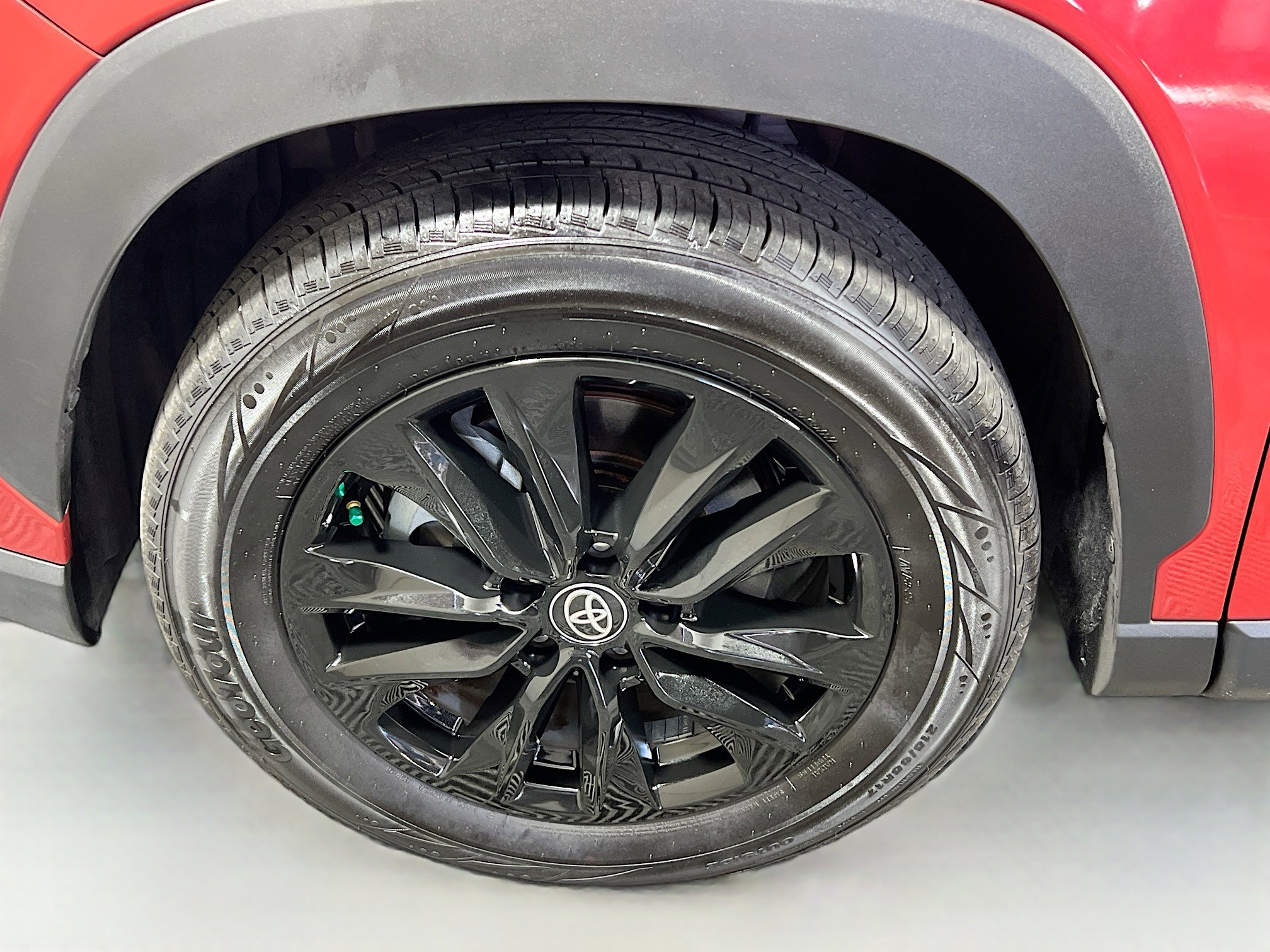 Used 2022 Toyota Corolla Cross LE image 13