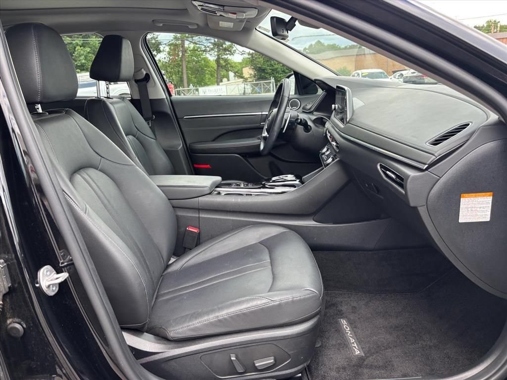 Used 2023 Hyundai Sonata Limited w/ Cargo Package FWD image 13