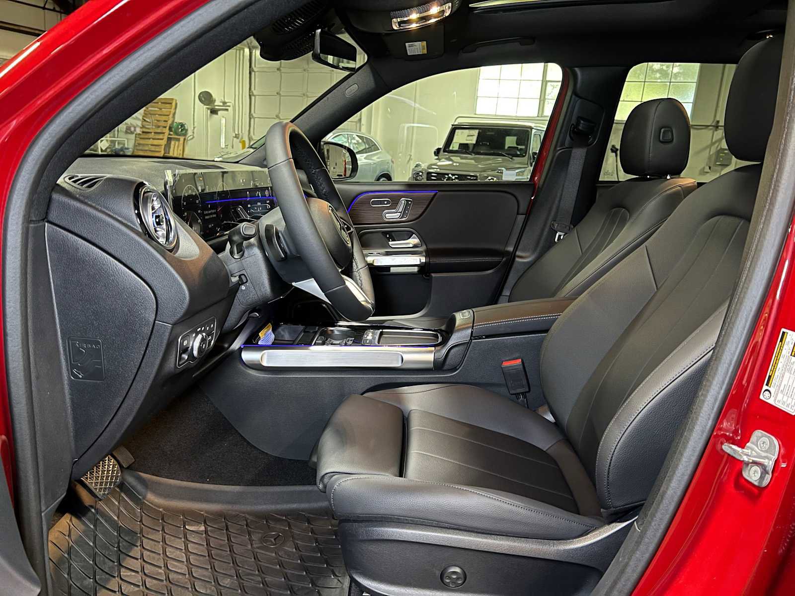 New 2025 Mercedes-Benz GLB 250 4MATIC image 19