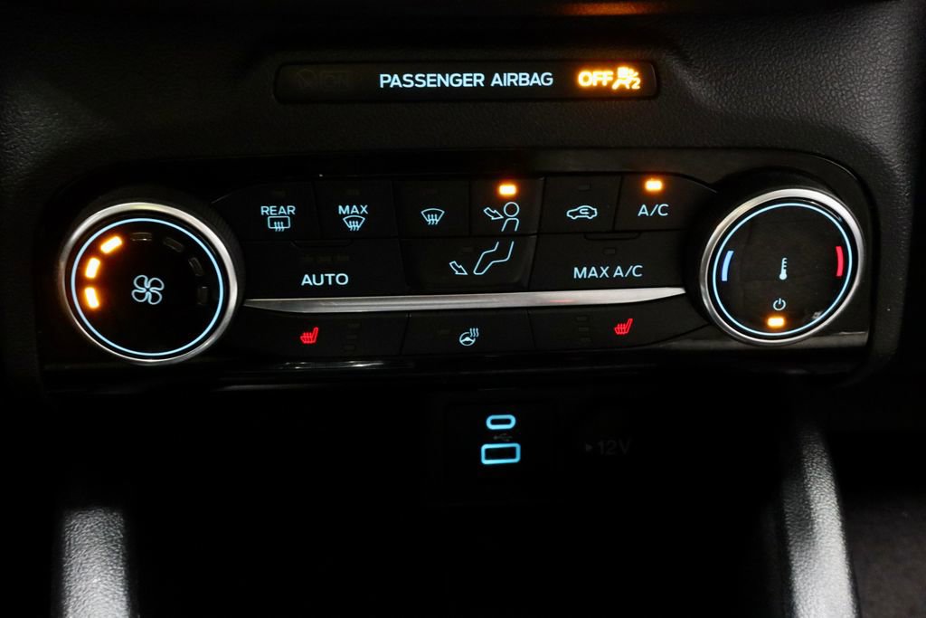 Used 2022 Ford Escape SE w/ Cold Weather Package image 29