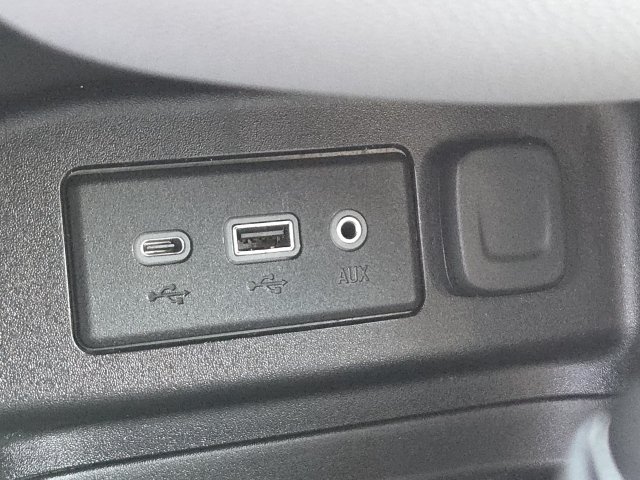 Used 2020 Chevrolet Equinox LS w/ LS Convenience Package FWD image 5