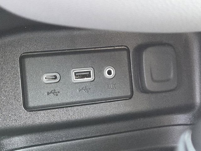 Used 2020 Chevrolet Equinox LS w/ LS Convenience Package FWD image 5