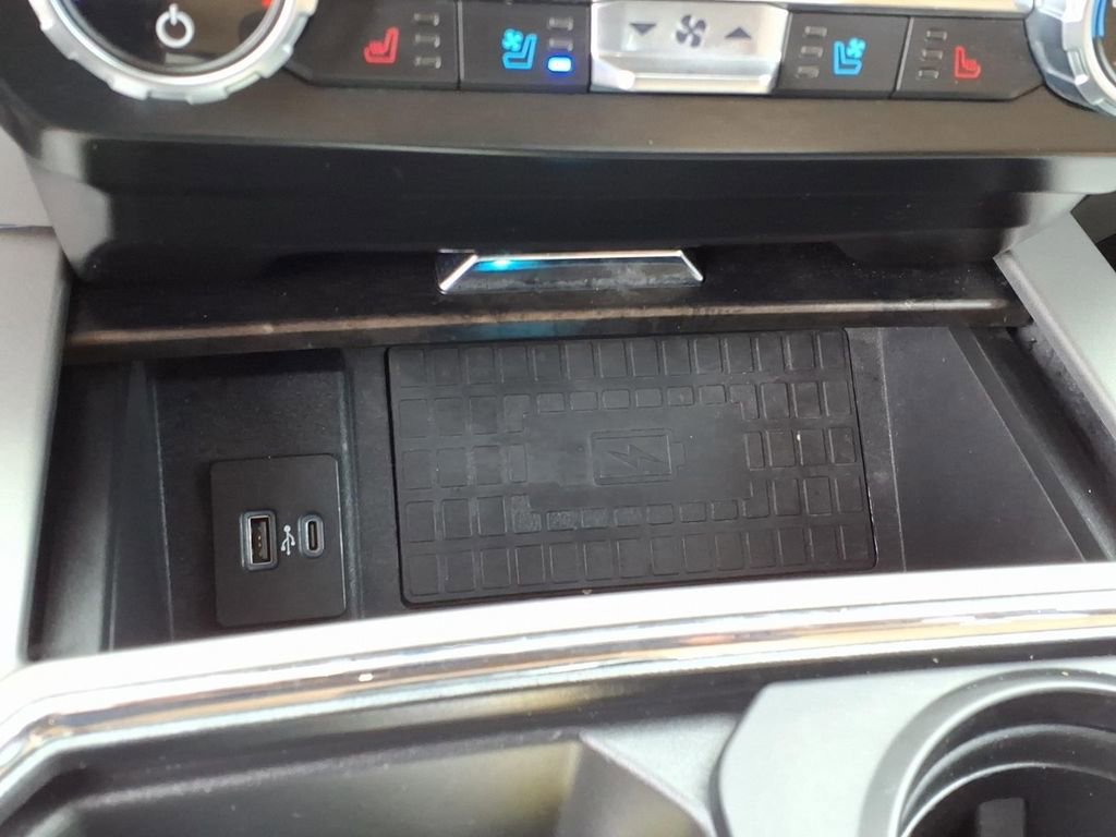 Used 2022 Ford F450 Lariat w/ Lariat Ultimate Package AWD/4WD image 13