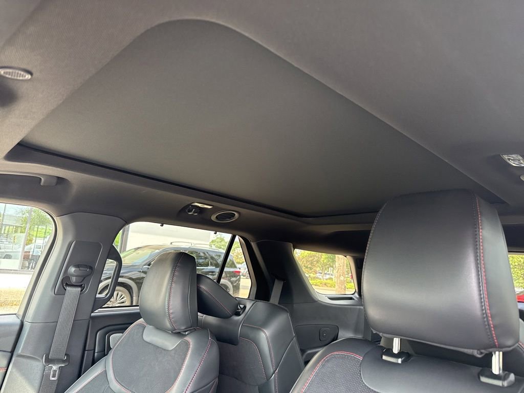 Used 2025 Ford Explorer ST AWD/4WD image 13