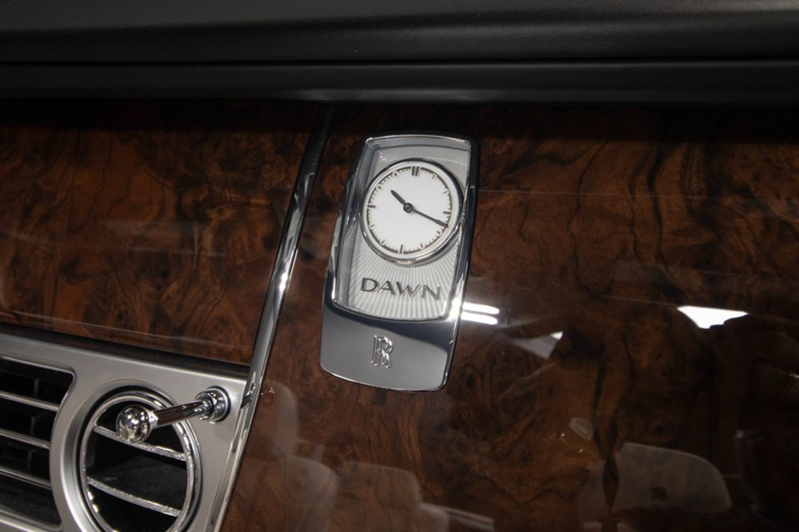 Used 2017 Rolls-Royce Dawn image 54