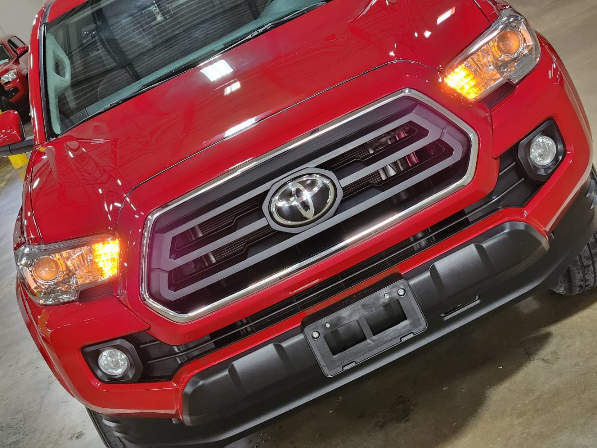 Used 2022 Toyota Tacoma SR5 RWD image 19