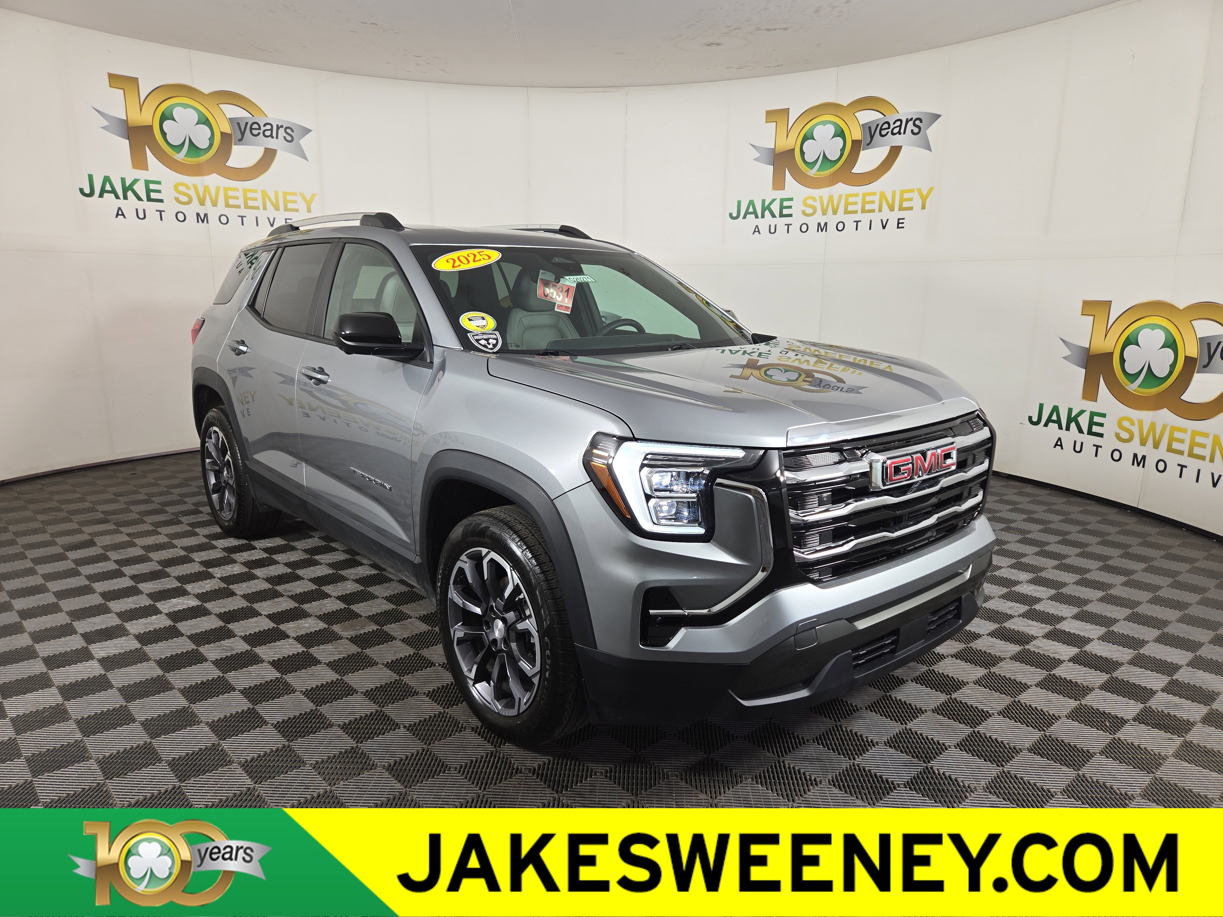 Certified 2025 GMC Terrain Elevation w/ Elevation Premium Package AWD/4WD image 1