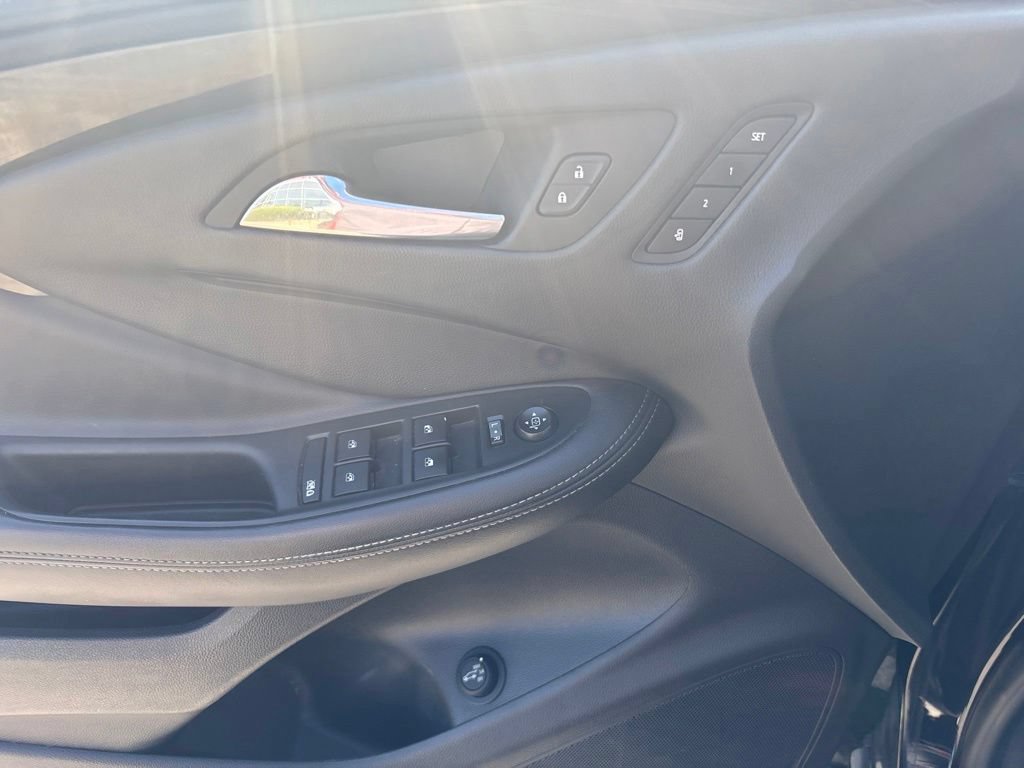 Used 2020 Buick Envision Essence w/ Experience Buick Package AWD/4WD image 11