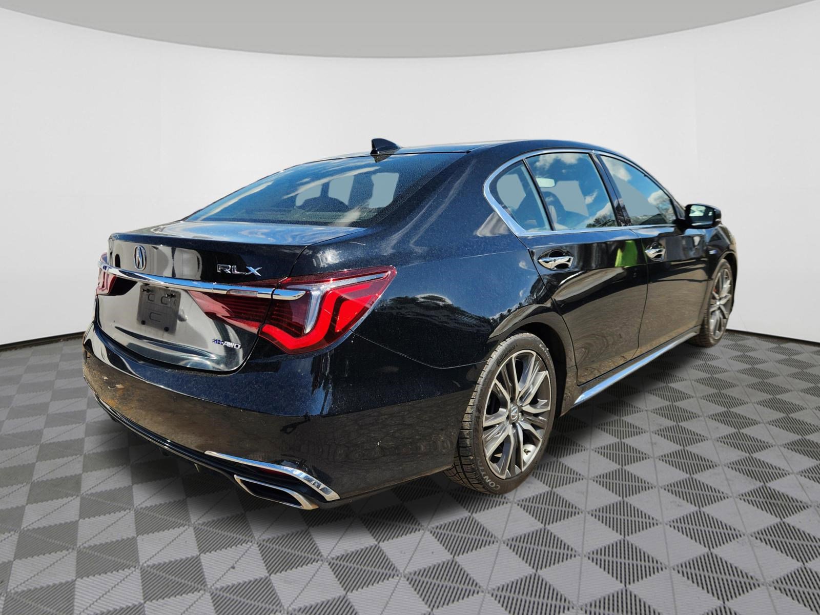 Used 2018 Acura RLX Sport Hybrid w/ Advance Pkg image 4