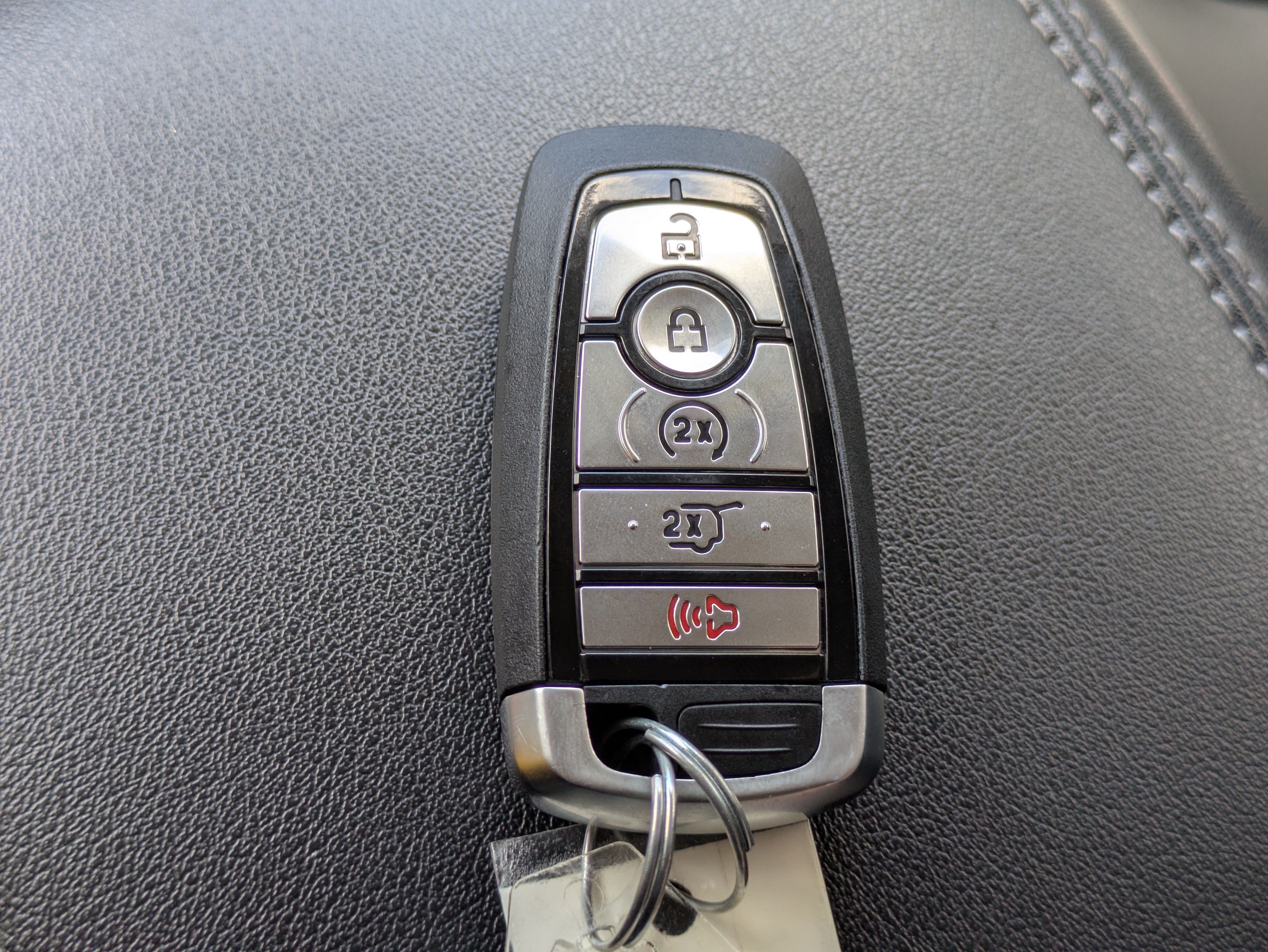 Used 2024 Ford Edge Titanium AWD/4WD image 30