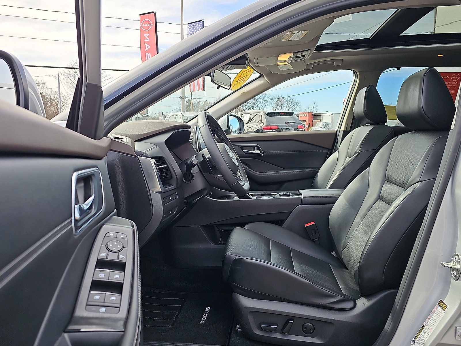 Certified 2021 Nissan Rogue SV w/ Premium Package image 14