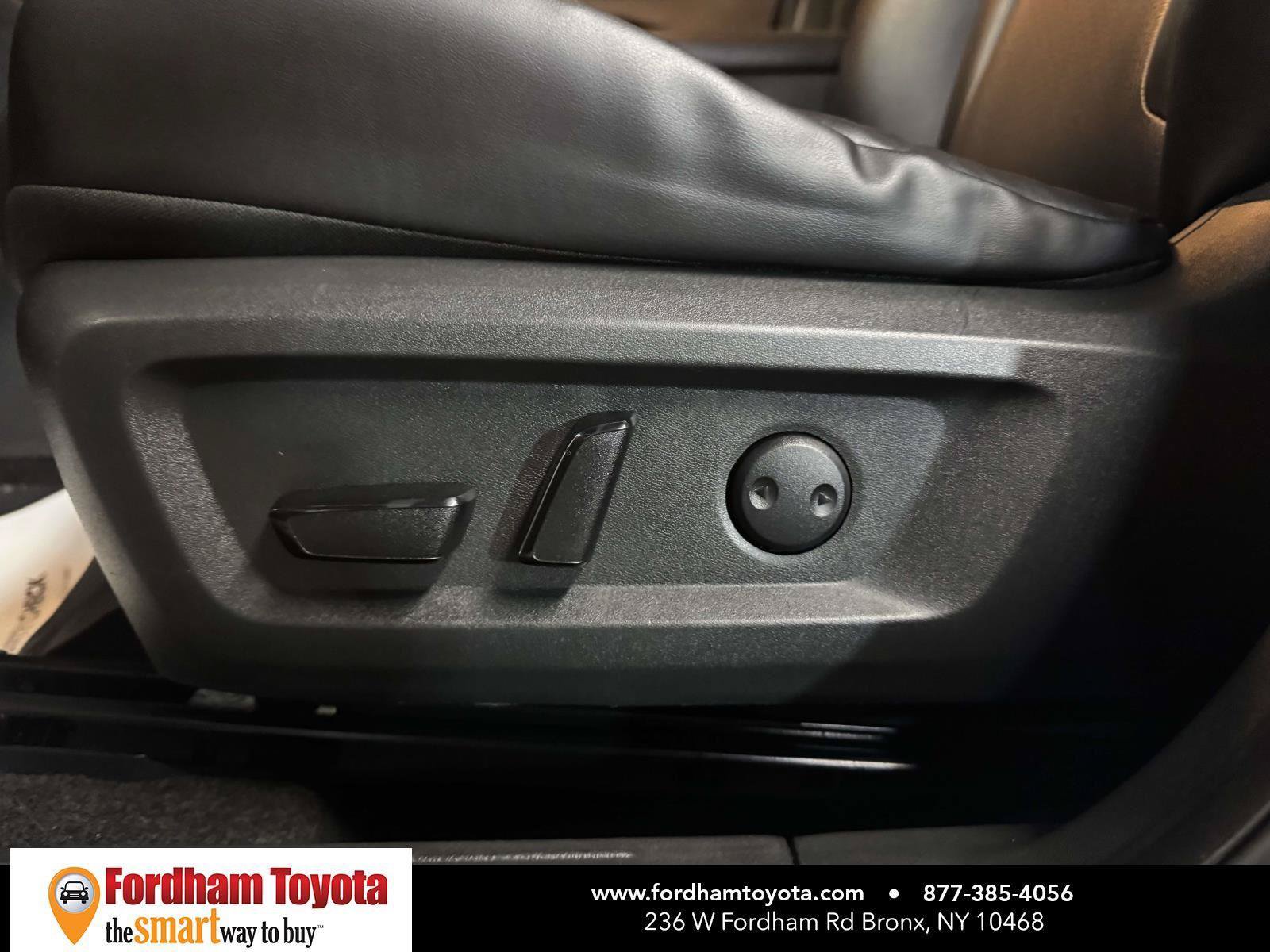 Used 2021 Nissan Rogue SV w/ Premium Package AWD/4WD image 18