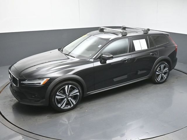 Used 2023 Volvo V60 B5 Cross Country Plus w/ Climate Package image 44