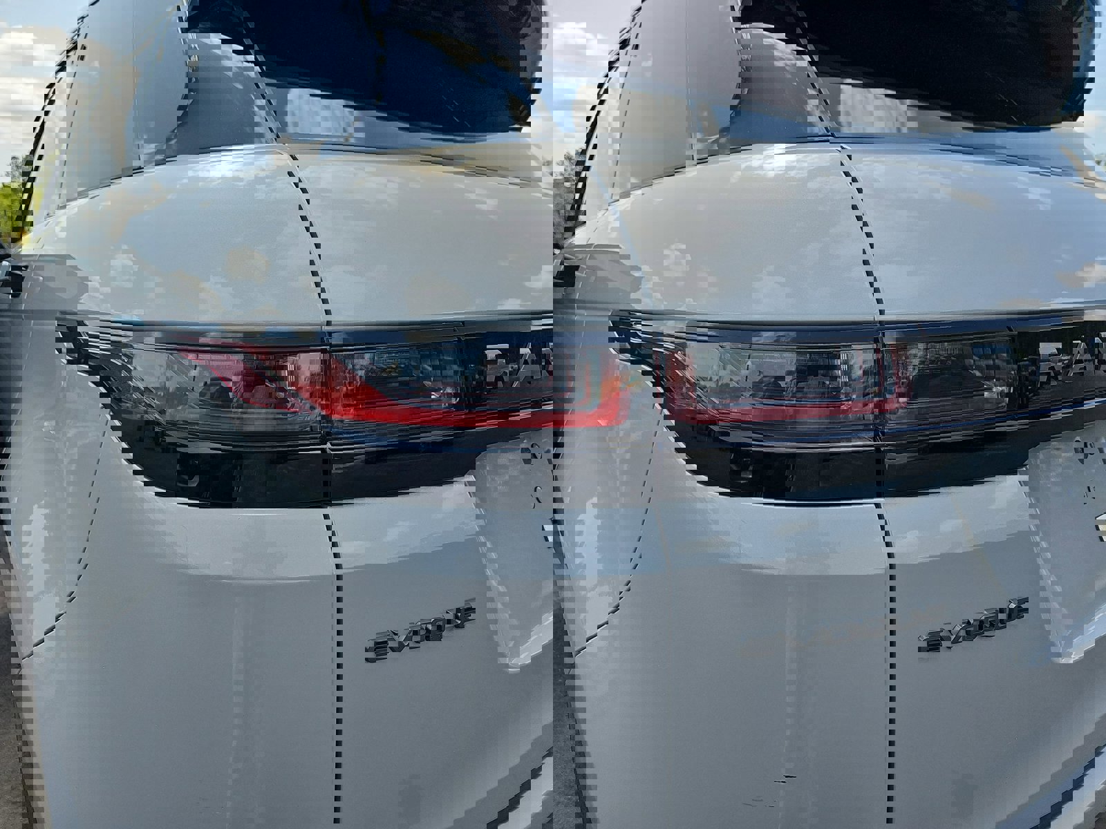 Used 2023 Land Rover Range Rover Evoque R-Dynamic SE image 35