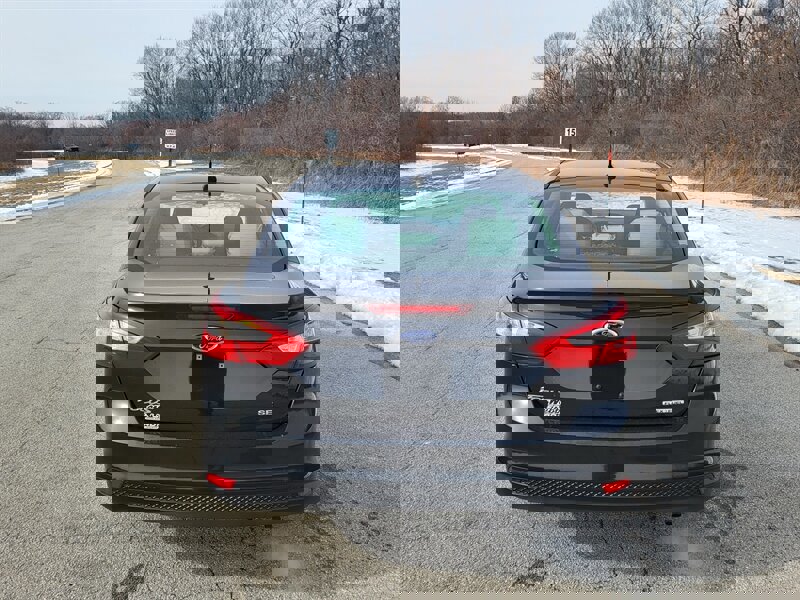 Used 2013 Ford Focus SE image 8