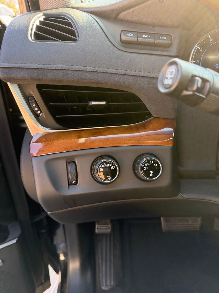 Used 2016 Cadillac Escalade ESV Luxury image 19