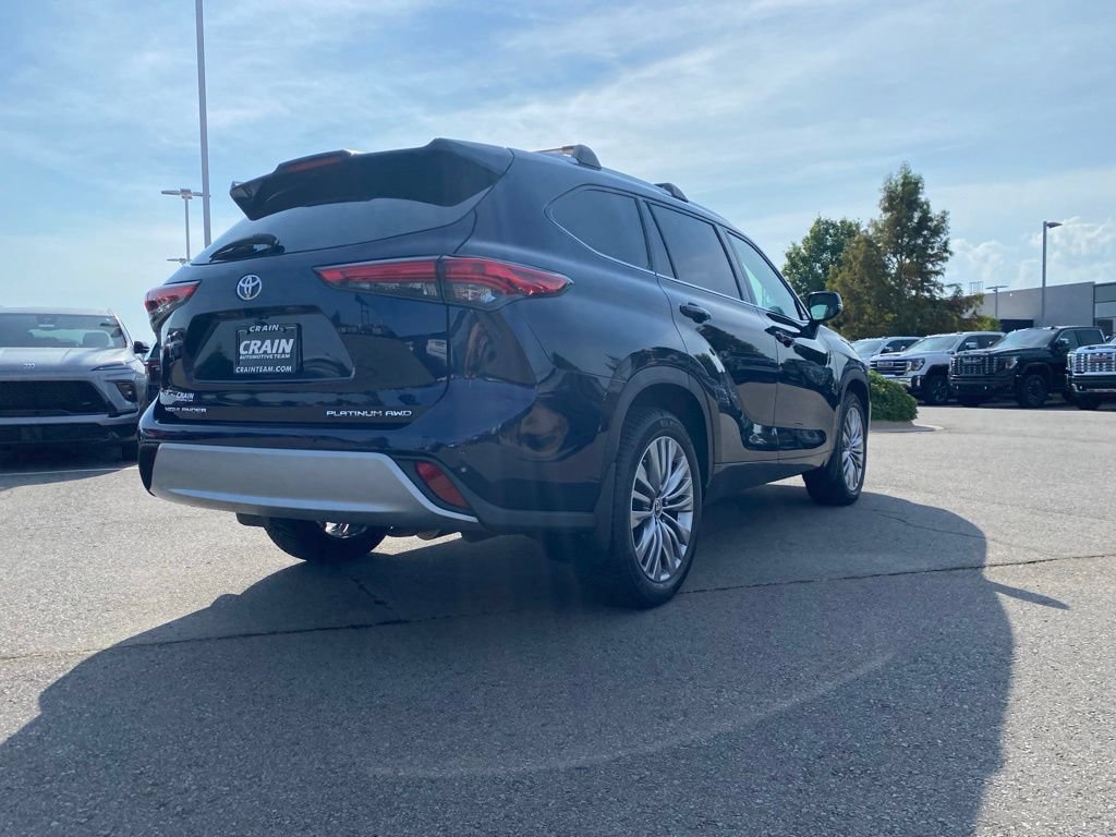 Used 2021 Toyota Highlander Platinum AWD/4WD image 7