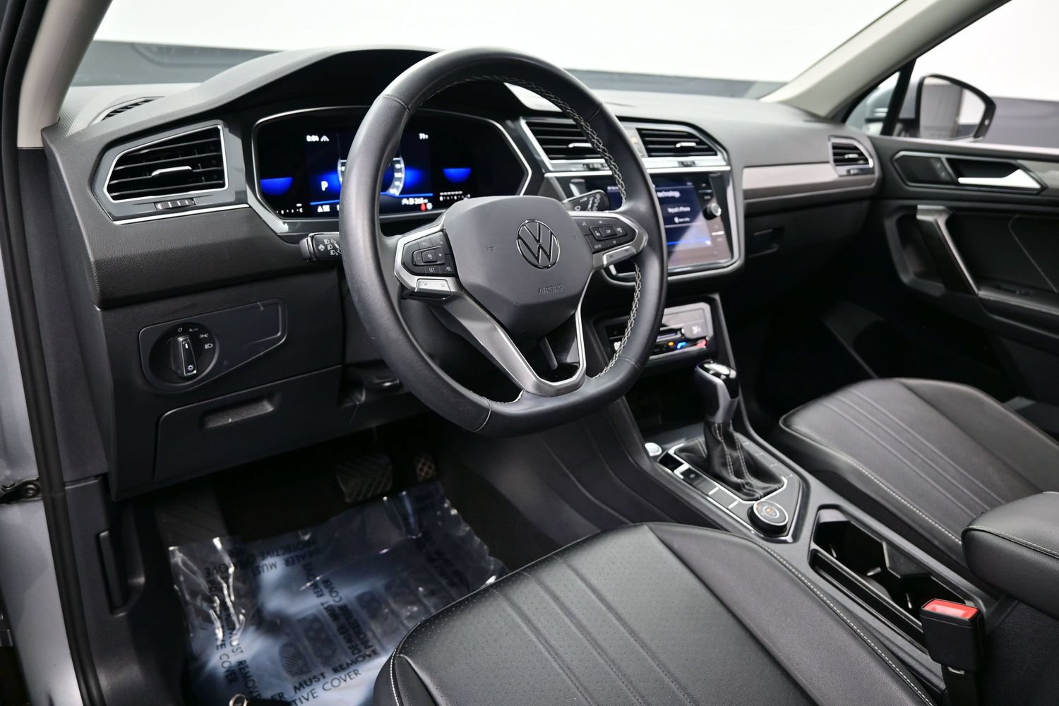 Used 2022 Volkswagen Tiguan SE AWD/4WD image 13