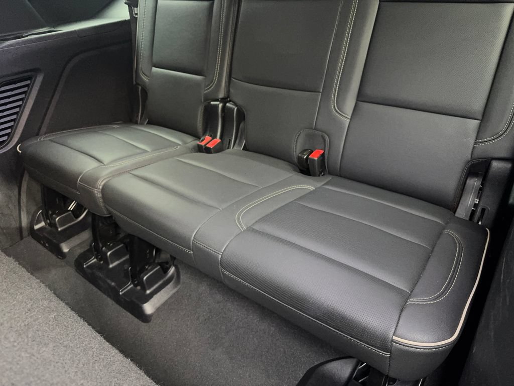 Used 2024 GMC Yukon SLT RWD image 40