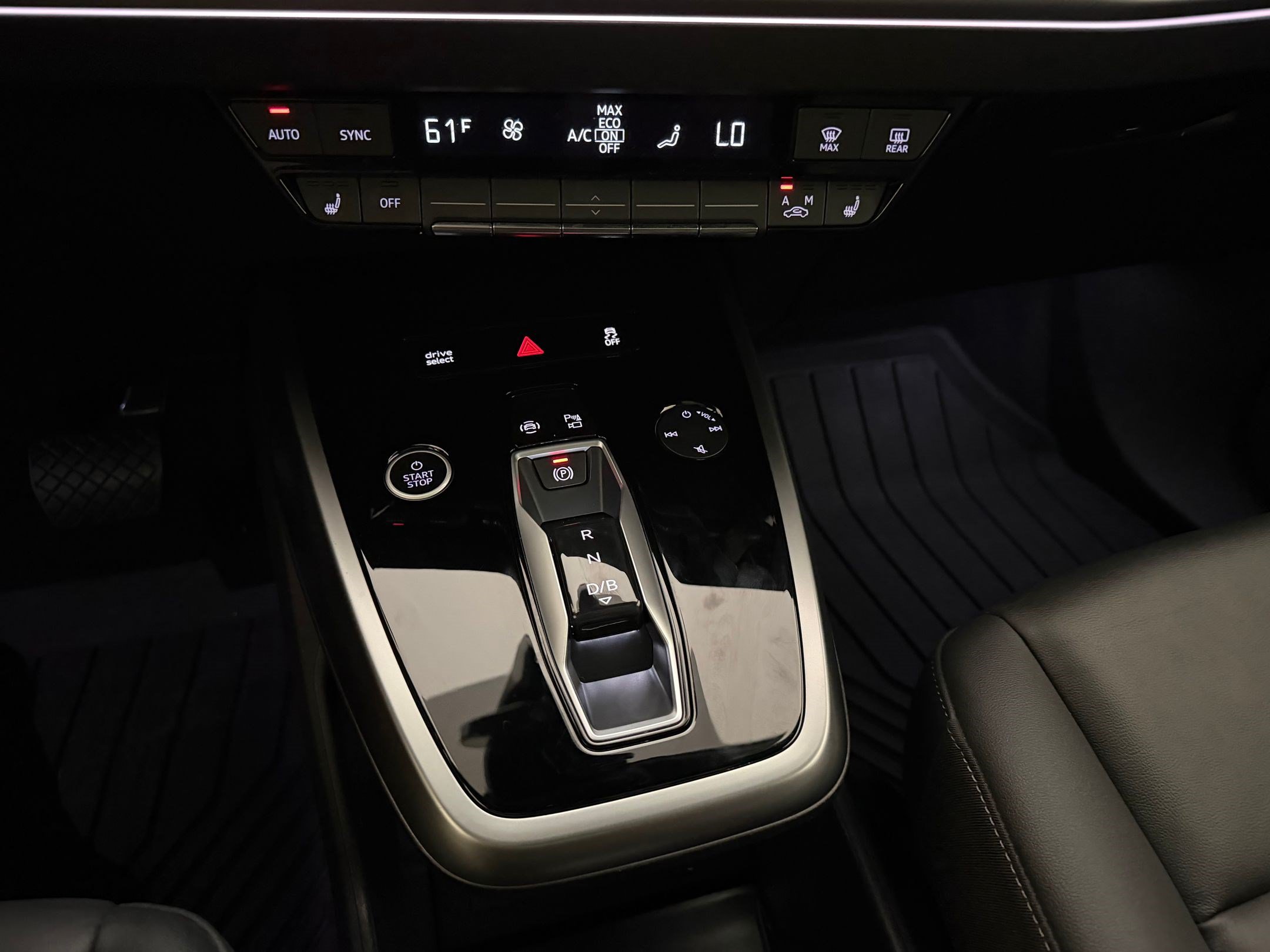 Certified 2023 Audi Q4 e-tron Premium w/ Premium Plus RWD image 18