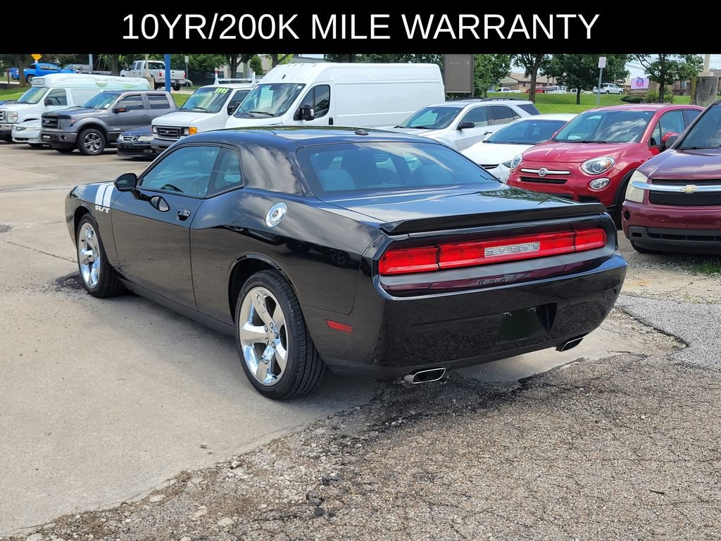 Used 2014 Dodge Challenger R/T RWD image 3
