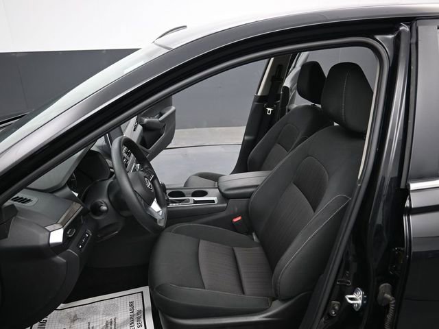 Used 2025 Nissan Altima 2.5 SV image 14