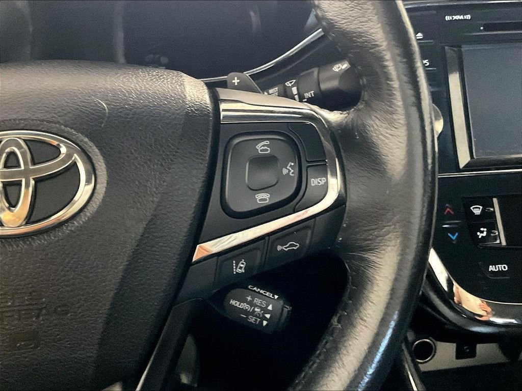 Used 2018 Toyota Avalon XLE FWD image 23