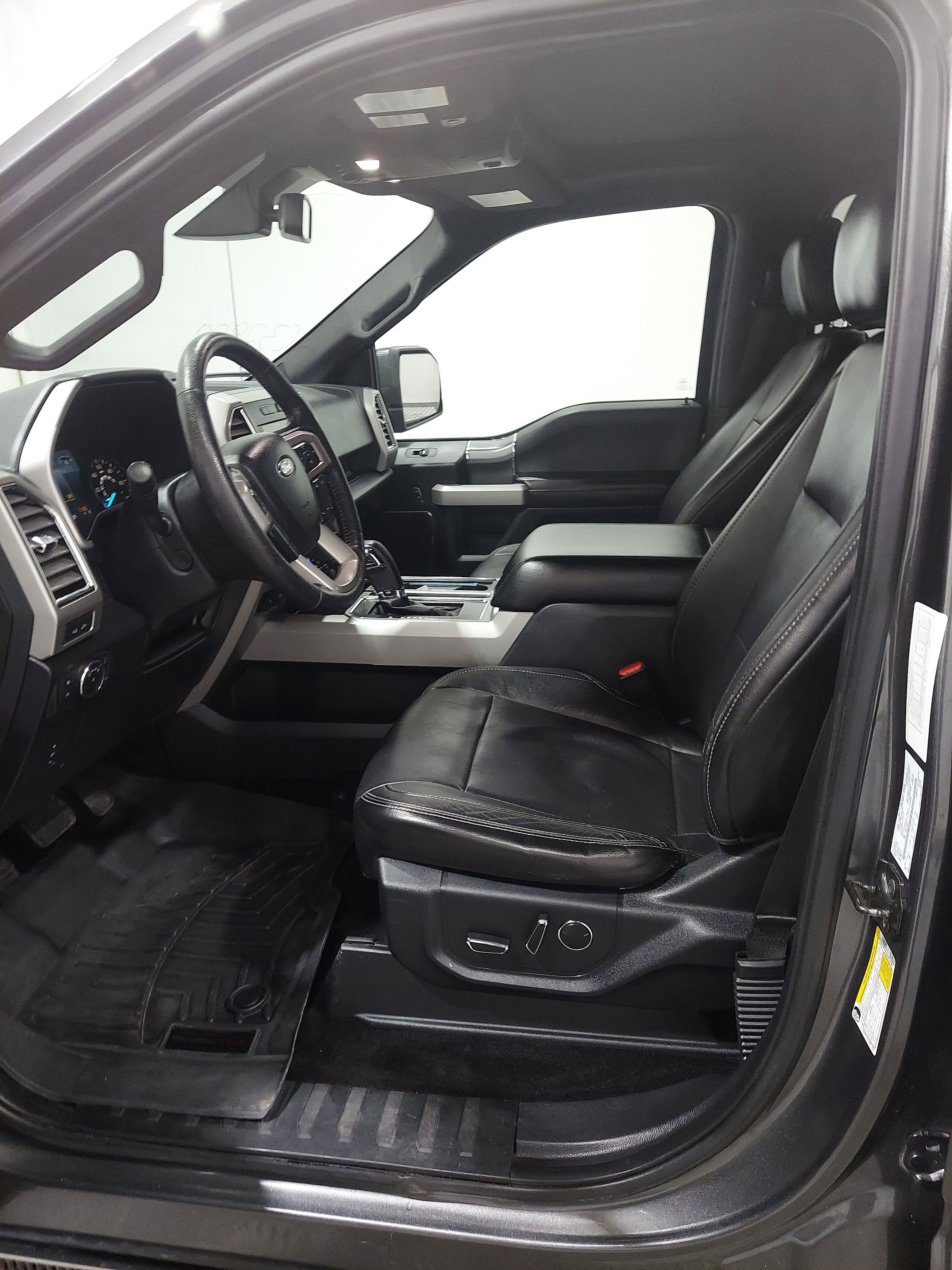 Used 2015 Ford F150 Lariat w/ Equipment Group 502A Luxury AWD/4WD image 14