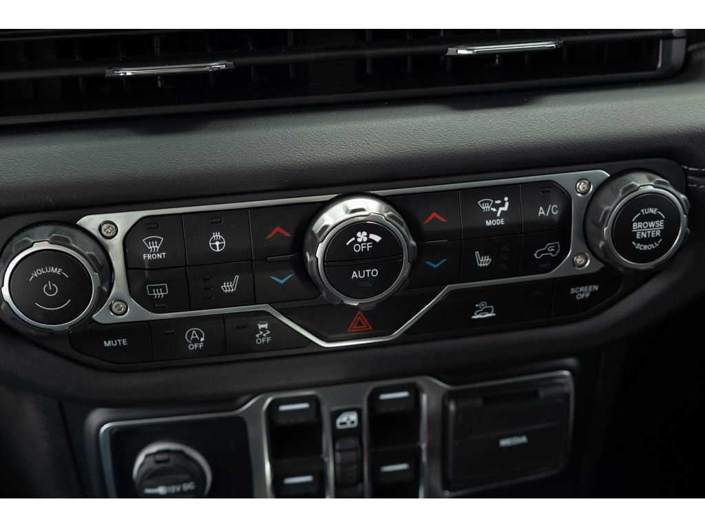 Used 2024 Jeep Gladiator Mojave w/ Convenience Group AWD/4WD image 28