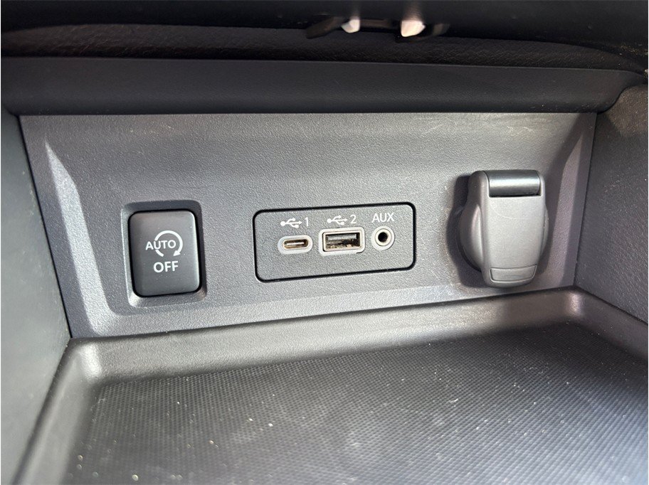 Used 2024 Nissan Sentra SV FWD image 29