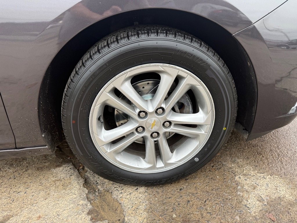 Used 2016 Chevrolet Cruze LT w/ Sun And Sound Package image 12