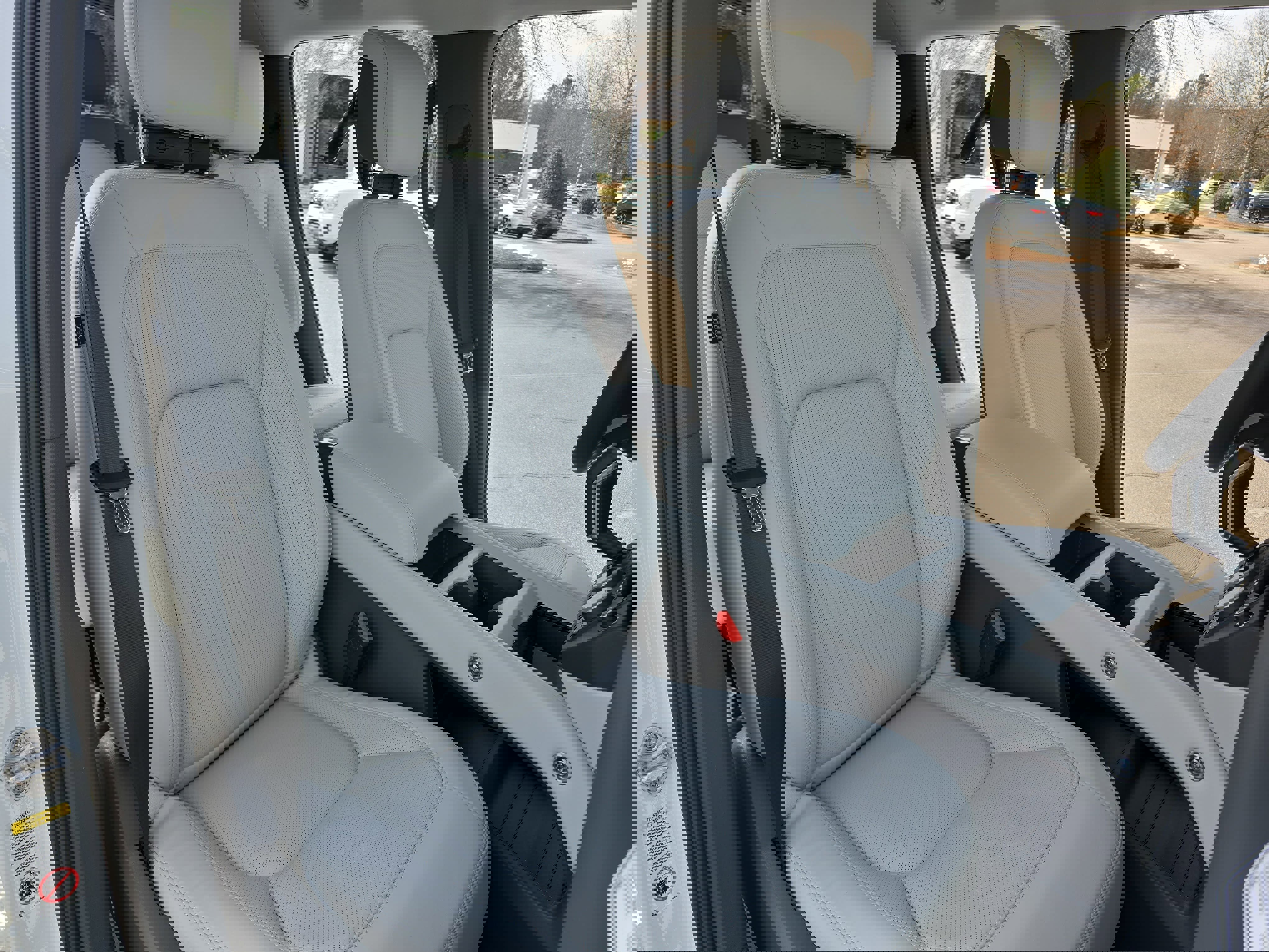 New 2026 Land Rover Defender 130 X-Dynamic SE image 10