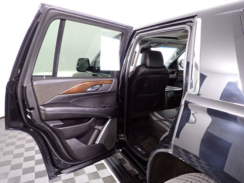Used 2016 Cadillac Escalade Premium image 33